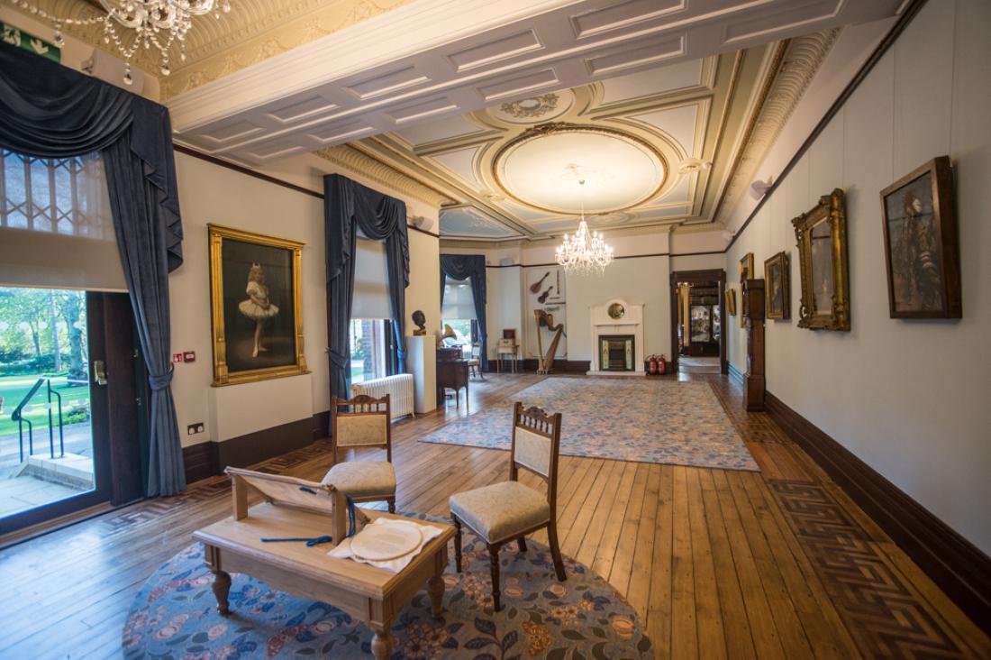 Wardown Drawing room