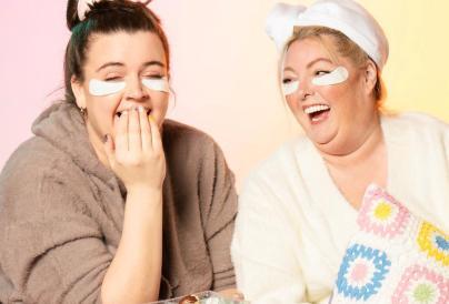 Mel Moon & Tal Davies: BYOB (Bring Your Own Bestie) – WARM UP