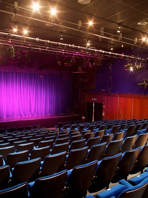 Theatre_portrait